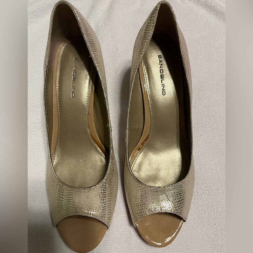 Women’s Bandolino Gold Snake Peep Toe High Heel Shoes size 8